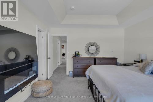1386 Davis Loop, Innisfil, ON - Indoor Photo Showing Bedroom