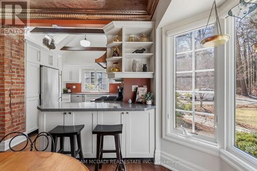 990 Roper Avenue, Mississauga, ON - Indoor Photo Showing Kitchen