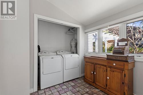 990 Roper Avenue, Mississauga, ON - Indoor Photo Showing Laundry Room