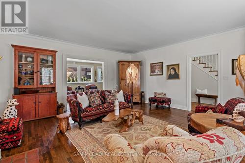 990 Roper Avenue, Mississauga, ON - Indoor Photo Showing Living Room