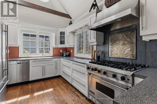 990 Roper Avenue, Mississauga, ON - Indoor Photo Showing Kitchen