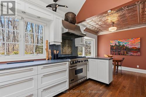 990 Roper Avenue, Mississauga, ON - Indoor Photo Showing Kitchen