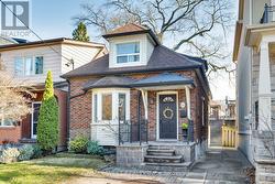 21 HARSHAW AVENUE Toronto, ON M6S 1X9