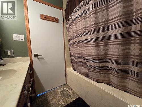 119 Montgomery Crescent, Weyburn, SK - Indoor Photo Showing Bathroom