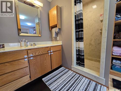 119 Montgomery Crescent, Weyburn, SK - Indoor Photo Showing Bathroom
