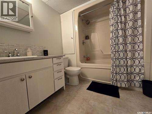 119 Montgomery Crescent, Weyburn, SK - Indoor Photo Showing Bathroom