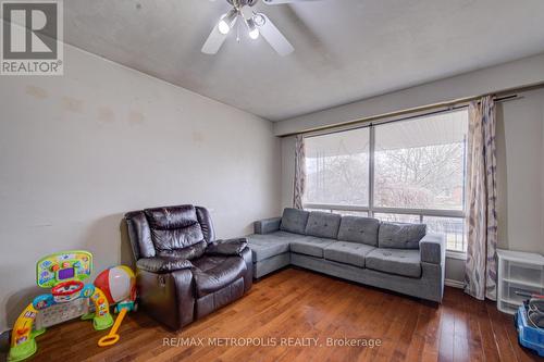 93 Linnwood Avenue, Cambridge, ON - Indoor Photo Showing Living Room