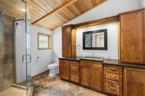 3584 St. Mary Lake Road, Kimberley, BC - Indoor Photo Showing Bathroom