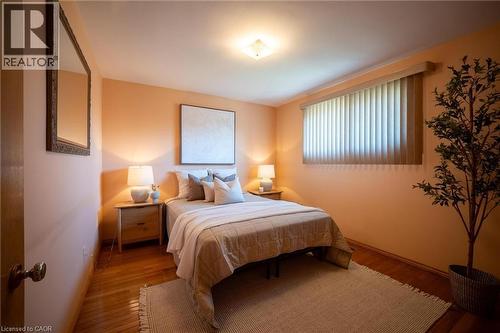 31 Terrace Drive, Hamilton, ON - Indoor Photo Showing Bedroom