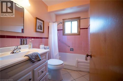 31 Terrace Drive, Hamilton, ON - Indoor Photo Showing Bathroom
