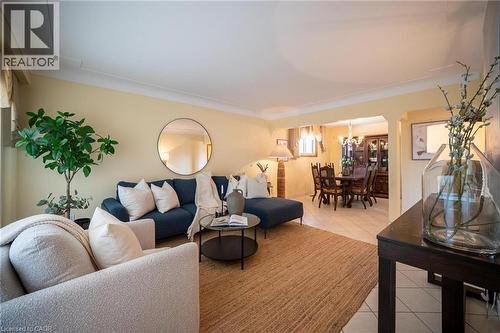 31 Terrace Drive, Hamilton, ON - Indoor Photo Showing Living Room