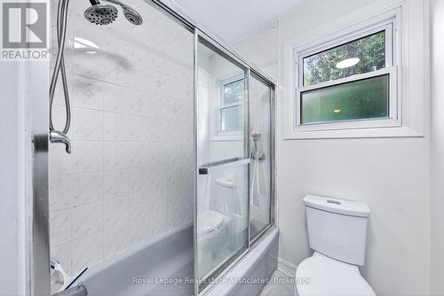270 Kristin Grove, Mississauga, ON - Indoor Photo Showing Bathroom