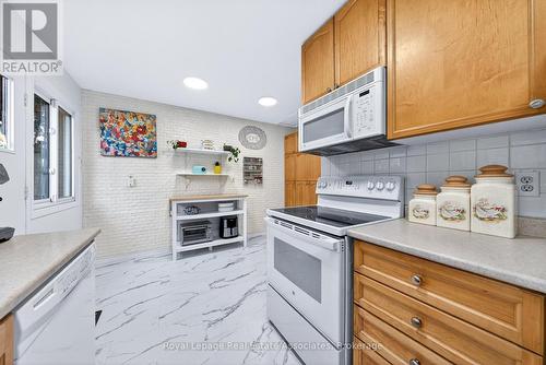 270 Kristin Grove, Mississauga, ON - Indoor Photo Showing Kitchen