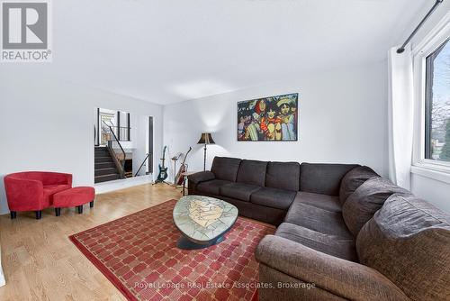 270 Kristin Grove, Mississauga, ON - Indoor Photo Showing Living Room