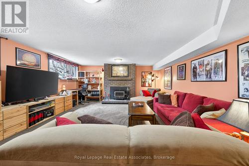 270 Kristin Grove, Mississauga, ON - Indoor Photo Showing Living Room With Fireplace