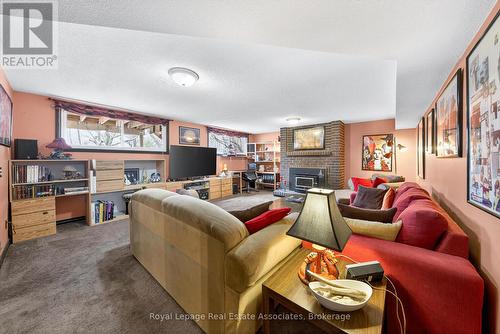 270 Kristin Grove, Mississauga, ON - Indoor Photo Showing Living Room With Fireplace