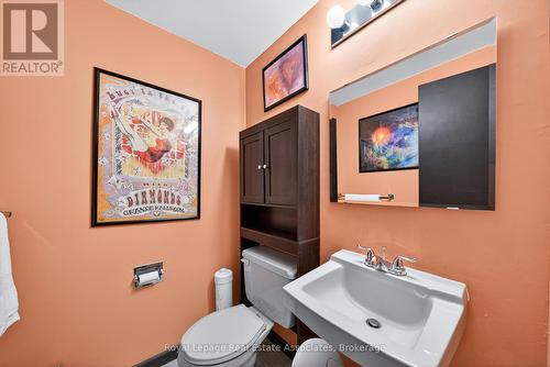 270 Kristin Grove, Mississauga, ON - Indoor Photo Showing Bathroom