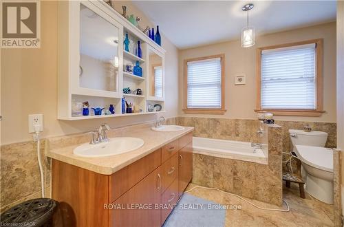 1864 Coronation Boulevard, Cambridge, ON - Indoor Photo Showing Bathroom