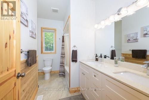 Primary Ensuite Bathroom on Main Floor - 149 John Buchler Road, Georgian Bay (Baxter), ON - Indoor Photo Showing Bathroom