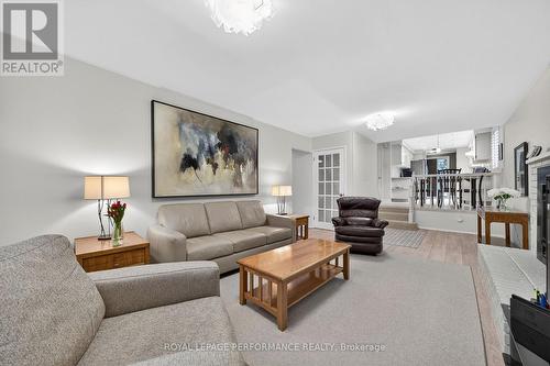 270 Compton Avenue, Ottawa, ON - Indoor Photo Showing Living Room