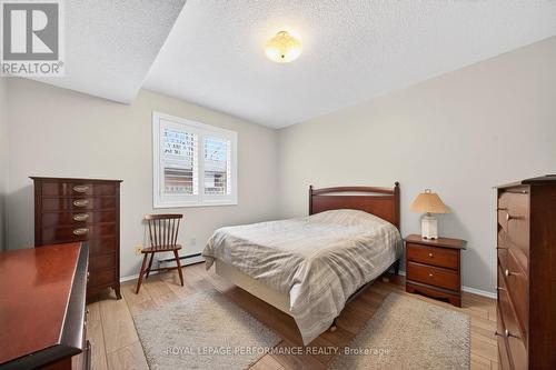 270 Compton Avenue, Ottawa, ON - Indoor Photo Showing Bedroom