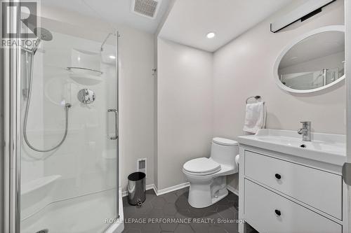 270 Compton Avenue, Ottawa, ON - Indoor Photo Showing Bathroom