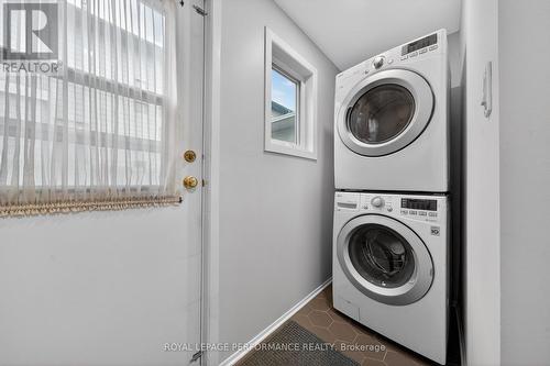 270 Compton Avenue, Ottawa, ON - Indoor Photo Showing Laundry Room