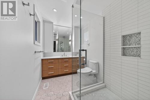 270 Compton Avenue, Ottawa, ON - Indoor Photo Showing Bathroom