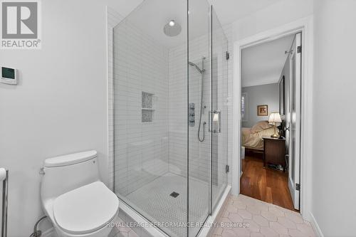 270 Compton Avenue, Ottawa, ON - Indoor Photo Showing Bathroom