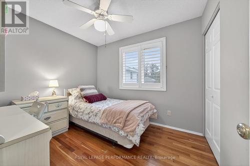 270 Compton Avenue, Ottawa, ON - Indoor Photo Showing Bedroom