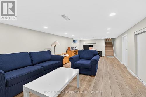270 Compton Avenue, Ottawa, ON - Indoor Photo Showing Living Room