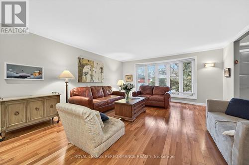 270 Compton Avenue, Ottawa, ON - Indoor Photo Showing Living Room