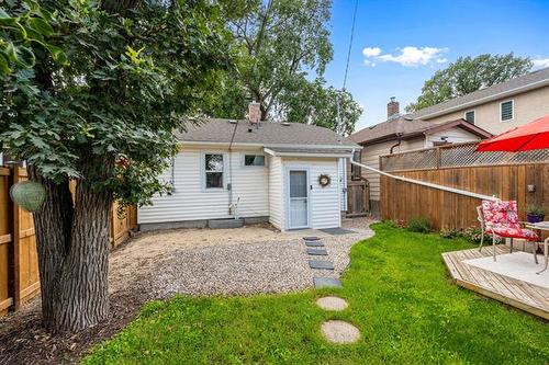 257 Winterton Ave, Winnipeg, MB 