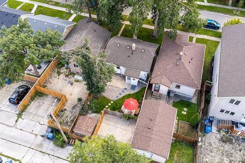 257 Winterton Ave, Winnipeg, MB 