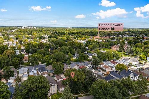 257 Winterton Ave, Winnipeg, MB 