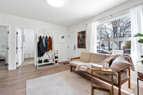 257 Winterton Ave, Winnipeg, MB 