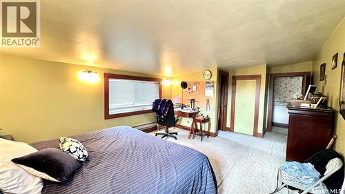 106 2Nd Street E, Dinsmore, SK - Indoor