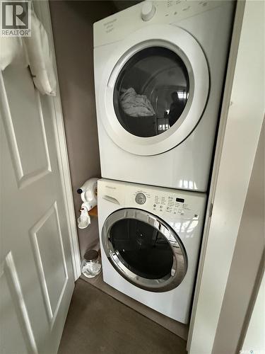 529 Alexandra Street, Weyburn, SK - Indoor Photo Showing Laundry Room