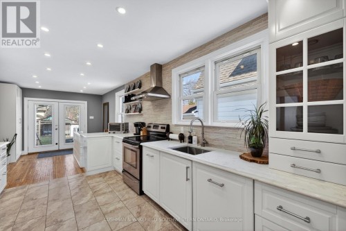 56 Thomas Janes Drive, London South (South G), ON - Indoor Photo Showing Kitchen With Upgraded Kitchen