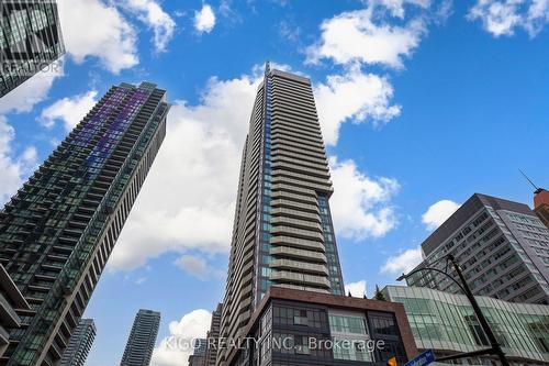 2406 - 4065 CONFEDERATION PARKWAY  Mississauga, ON L5B 0L4