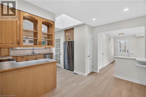 188 Tuxedo Avenue S, Hamilton, ON - Indoor Photo Showing Kitchen