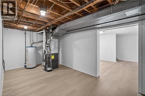 188 Tuxedo Avenue S, Hamilton, ON - Indoor Photo Showing Basement