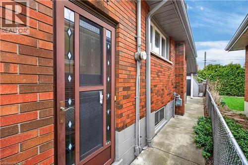 188 Tuxedo Avenue S, Hamilton, ON - Outdoor With Exterior