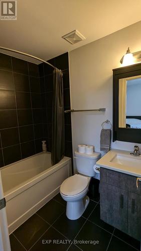 90 Robert Peel Road, Kitchener, ON - Indoor Photo Showing Bathroom