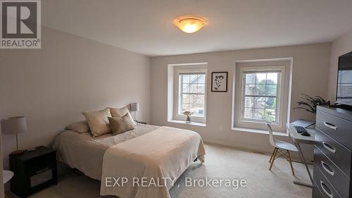 90 Robert Peel Road, Kitchener, ON - Indoor Photo Showing Bedroom