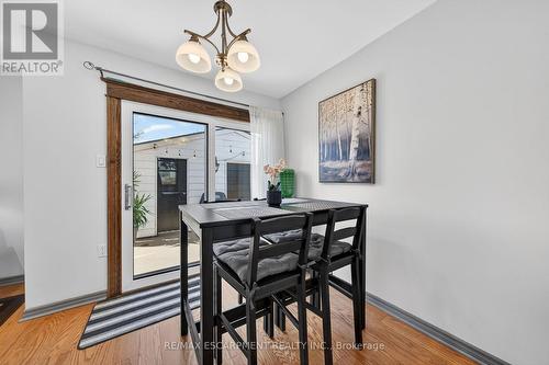 211 Birchcliffe Crescent, Hamilton, ON - Indoor Photo Showing Dining Room