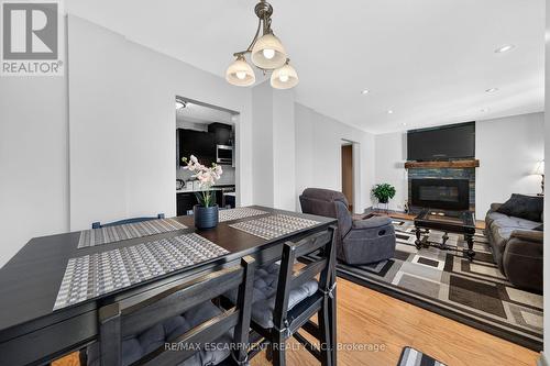 211 Birchcliffe Crescent, Hamilton, ON - Indoor Photo Showing Living Room With Fireplace