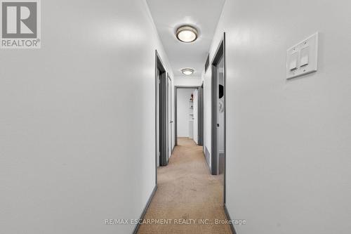 211 Birchcliffe Crescent, Hamilton, ON -  Photo Showing Other Room