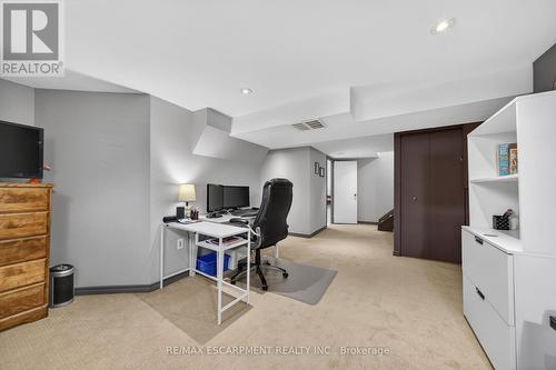 211 Birchcliffe Crescent, Hamilton, ON - Indoor Photo Showing Other Room