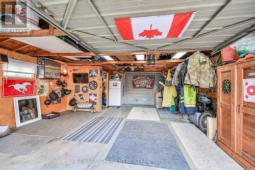 211 Birchcliffe Crescent, Hamilton, ON - Indoor Photo Showing Garage